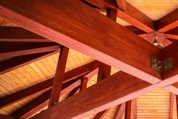 W jaki sposób producent drewna klejonego dostosowuje ofertę do współczesnych trendów architektonicznych?