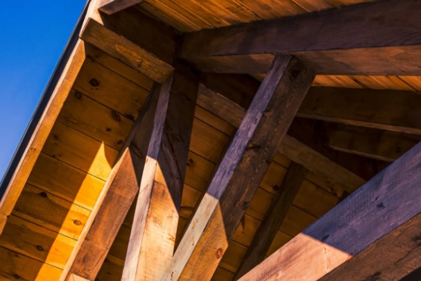 W których obszarach producent drewna klejonego najlepiej odpowiada na oczekiwania architektów i wykonawców?